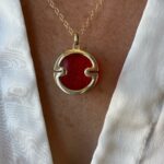 tissus rouge/laiton /Chaine Gold filled